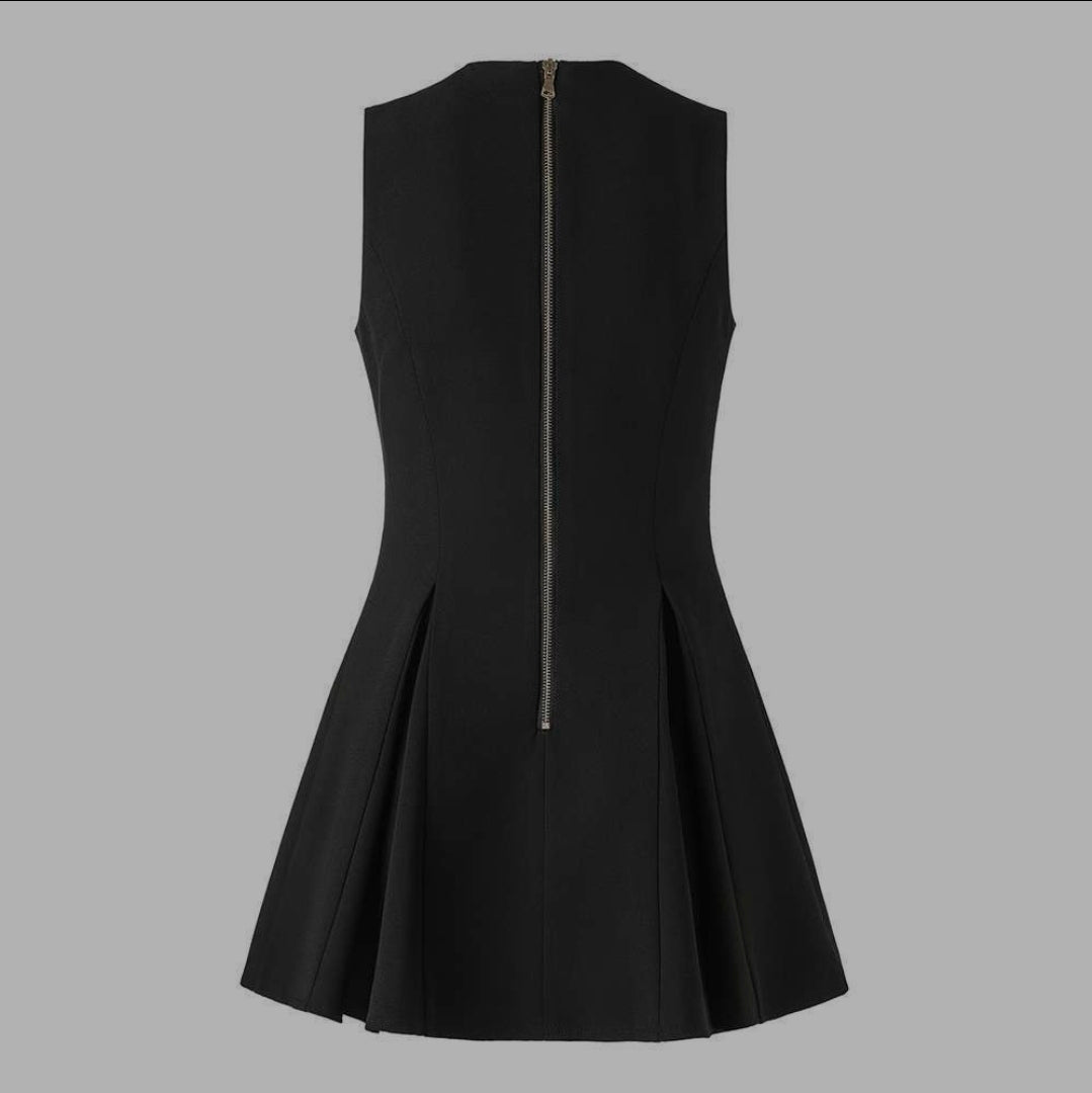 Sleeveless black suit short drees